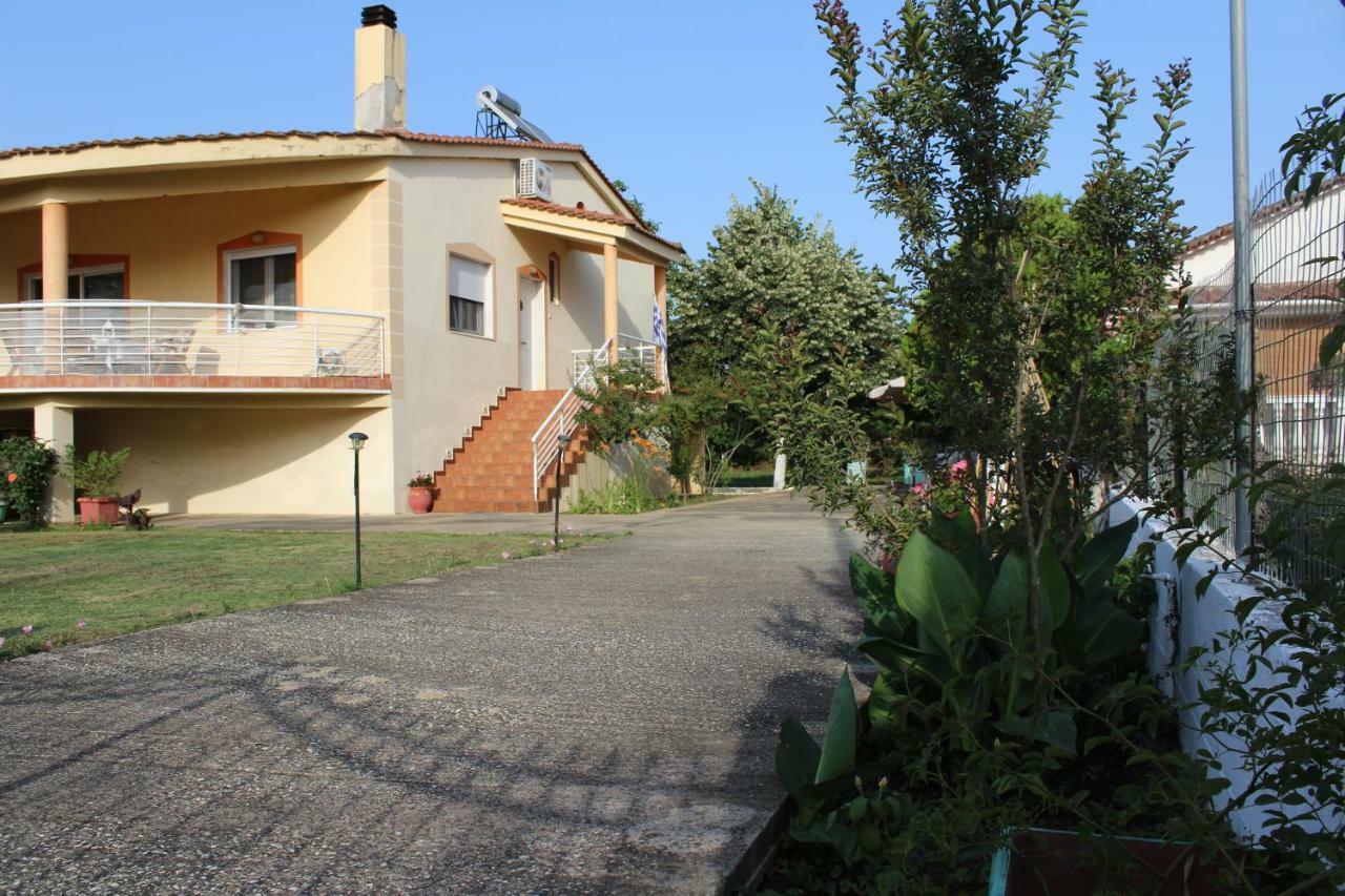 Maria's Guesthouse Keramoti  Eksteriør billede